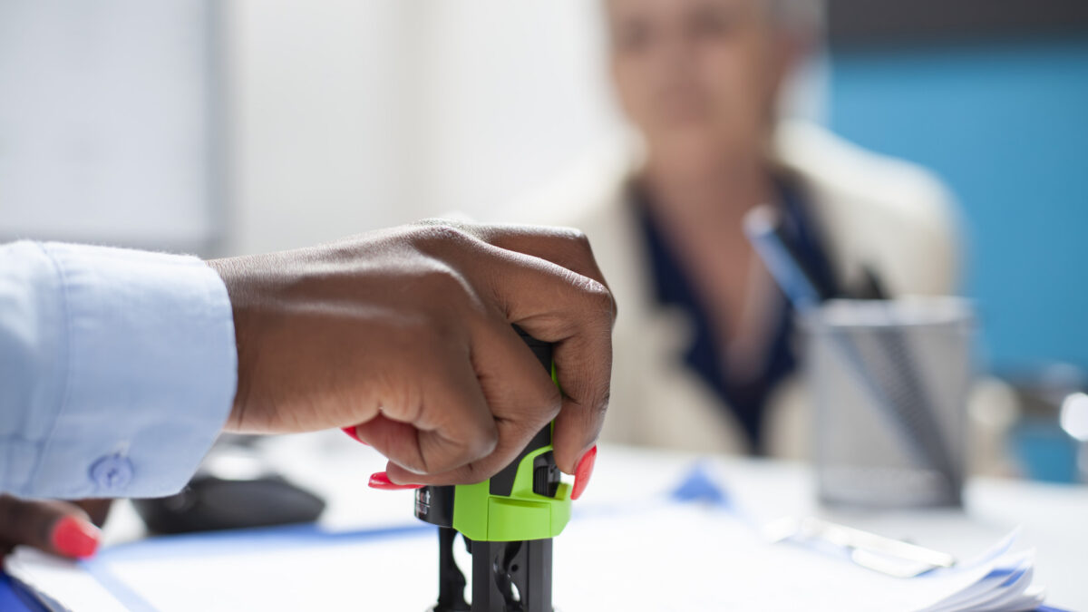 Tampon d'entreprise : toujours indispensable en 2026, mais à quelles conditions ?